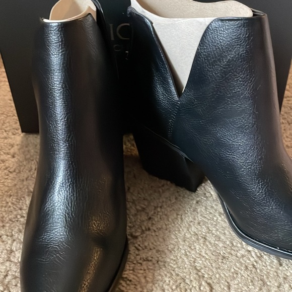 Black Michael by Michael Shannon Boots - Picture 3 of 5